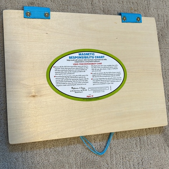 Melissa & Doug | Magnetic Responsibility Chart - Picture 8 of 10